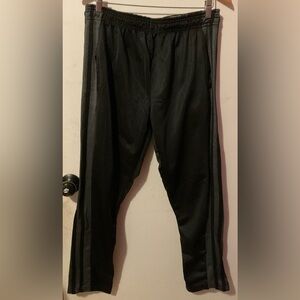 Game Time men’s Black sweats with Gray Stripes size L